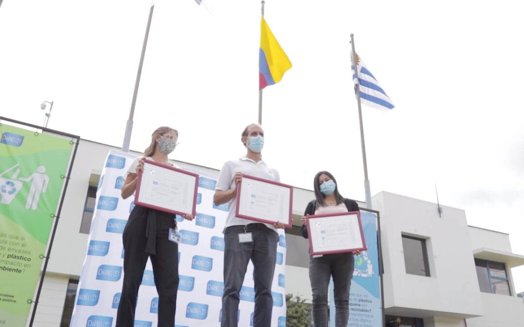 EN UN ACTO QUE SINTETIZÓ MUCHOS AÑOS DE ESFUERZO Y DEDICACIÓN, RECIBIMOS LOS CERTIFICADOS ISO 9001, ISO 14001 y FSSC 22000.