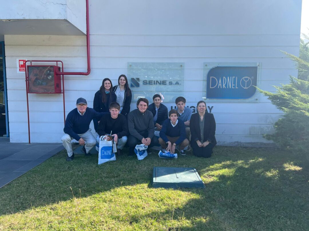 Inspirando a jóvenes líderes: Darnel recibió a estudiantes del Colegio Stella Maris